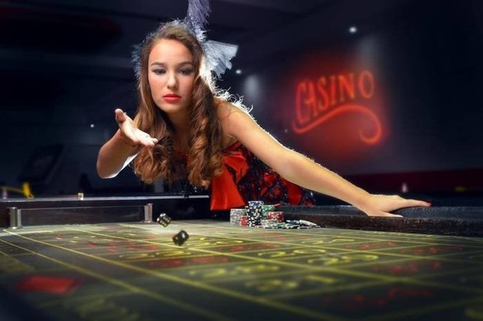 Màn hình casino trực tuyến Live Casino và Slot Online tại win 58